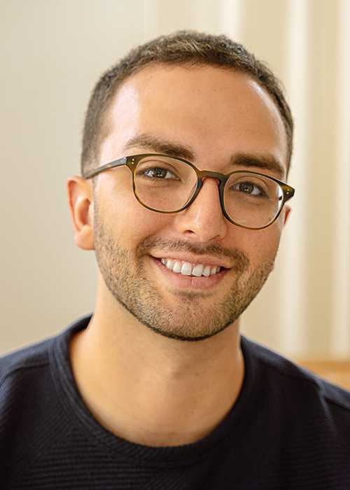 headshot of solist Manfred Anaya